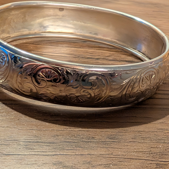 Vintage 1955, Chester JS Sterling Silver Hinged Cuff Bangle - Picture 4 of 6